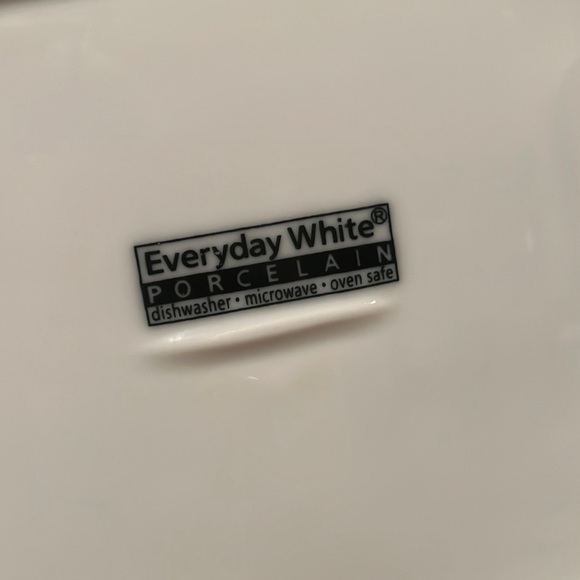 Everyday White Set/2 Porcelain Square Serving Bowl and Rectangular Serving Plate - Picture 8 of 11